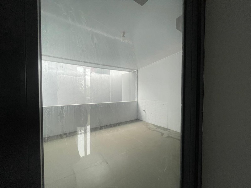 Rumah 2 Lantai Semi Furnished, Cantik di Miami Kota Wisata