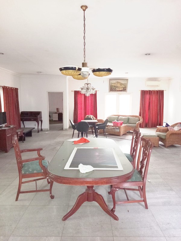 Rumah di jalan Tebet Barat Dalam