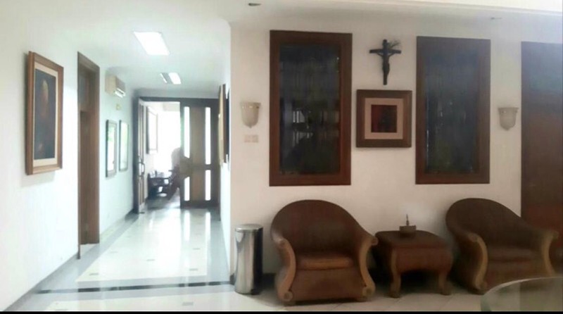 Disewakan Rumah Bagus bisa Buat kantor  di Hos Cokroaminoto  Gondangdia menteng  jakarta pusat 