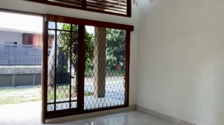 Dijual Rumah Elegan Dekat Gerbang Tol Kukusan dan Kampus UI Depok 
