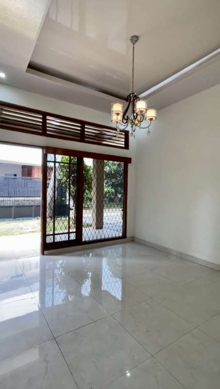 Dijual Rumah Elegan Dekat Gerbang Tol Kukusan dan Kampus UI Depok 