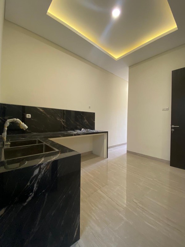 3 M-an Dijual Rumah Baru Internasional Village Citraland Surabaya Dekat Gwalk, Sekolah Ciputra