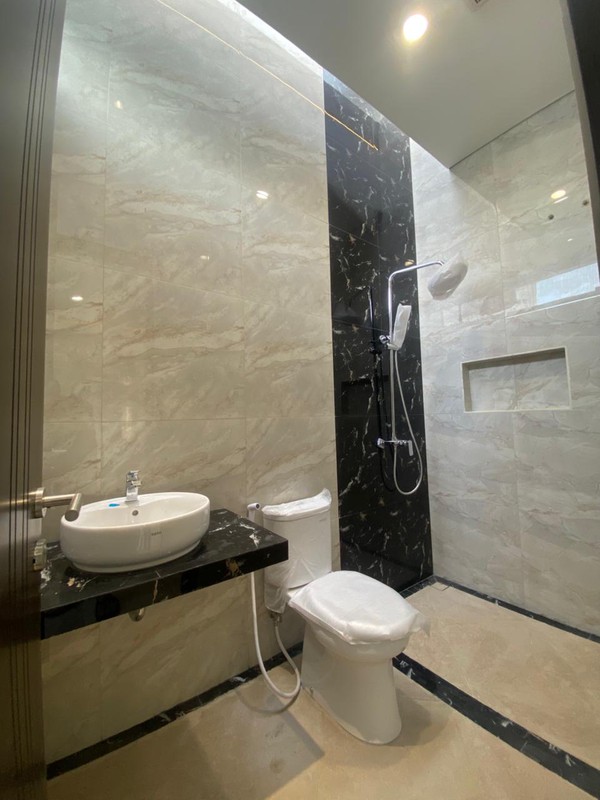 3 M-an Dijual Rumah Baru Internasional Village Citraland Surabaya Dekat Gwalk, Sekolah Ciputra