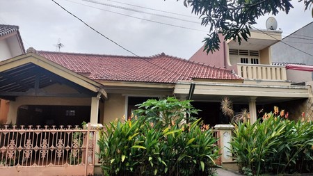 Rumah 2 Lantai Siap Huni dengan Hunian Nyaman dan Asri @Ciputat