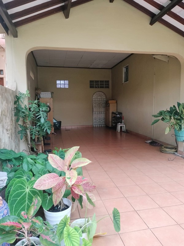 Rumah 2 Lantai Siap Huni dengan Hunian Nyaman dan Asri @Ciputat