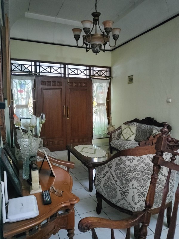 Rumah 2 Lantai Siap Huni dengan Hunian Nyaman dan Asri @Ciputat