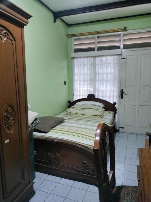 Rumah 2 Lantai Siap Huni dengan Hunian Nyaman dan Asri @Ciputat