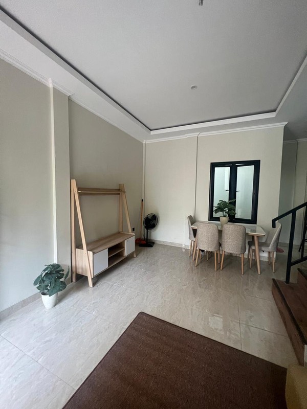 Rumah Cantik Siap Huni Posisii HOOK dengan Hunian Nyaman dan Asri @Ciputat Timur, Tangerang Selatan