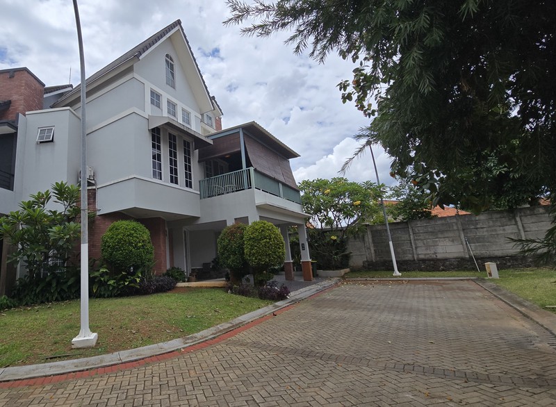 Rumah Siap Huni Terawat dan Lingkungan Asri di Discovery Conserva, Bintaro Jaya Sektor 9
