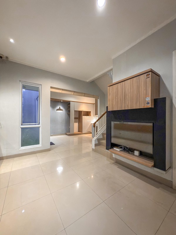 Rumah 2 Lantai Siap Huni dengan Hunian Nyaman dan Asri dalam Cluster @Serpong, Tangerang Selatan