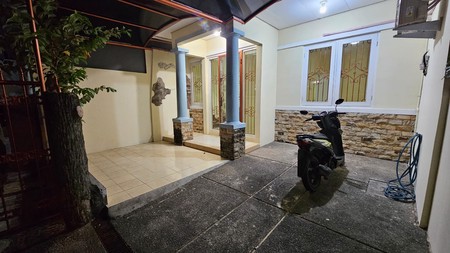 Rumah Siap Huni dengan Hunian Nyaman dan Asri ada Halaman Belakang yang Luas @Karang Tengah, Tangerang Selatan