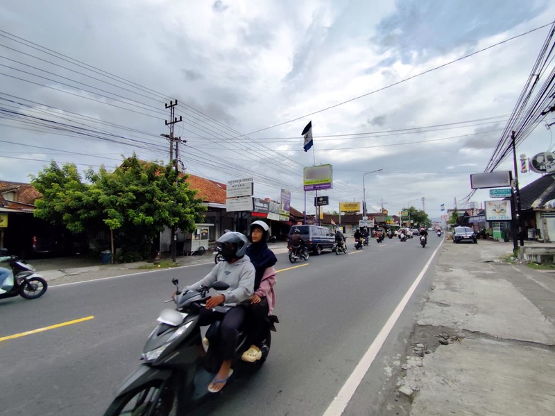 Disewakan Ruko Strategis di Jl. Wonosari KM 7, Parkir Luas & Akses Utama, Baturetno, Banguntapan, Bantul