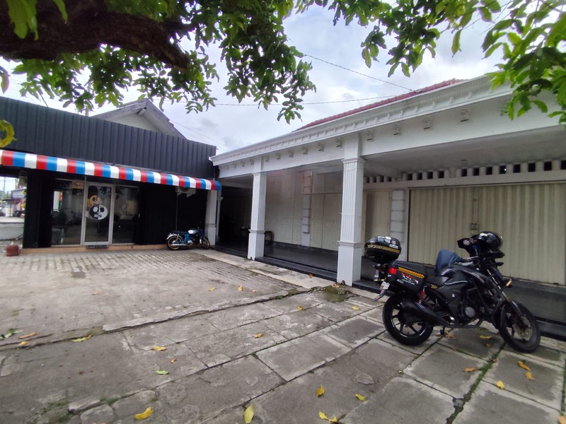 Disewakan Ruko Strategis di Jl. Wonosari KM 7, Parkir Luas & Akses Utama, Baturetno, Banguntapan, Bantul