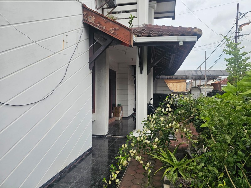 DI JUAL RUMAH HOOK SIAP HUNI DI MANYAR TIRTOASRI SURABAYA TIMUR