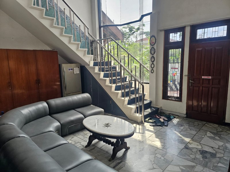 DI JUAL RUMAH HOOK SIAP HUNI DI MANYAR TIRTOASRI SURABAYA TIMUR