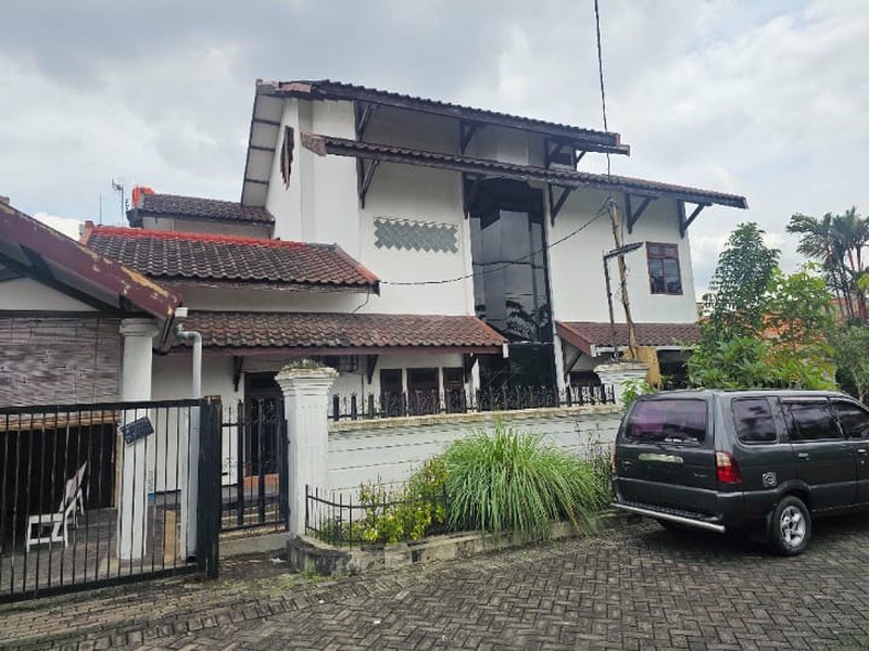 DI JUAL RUMAH HOOK SIAP HUNI DI MANYAR TIRTOASRI SURABAYA TIMUR