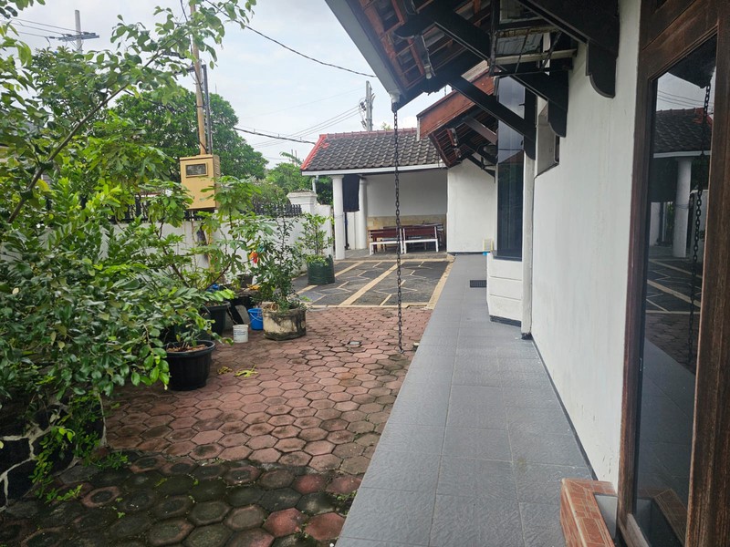 DI JUAL RUMAH HOOK SIAP HUNI DI MANYAR TIRTOASRI SURABAYA TIMUR