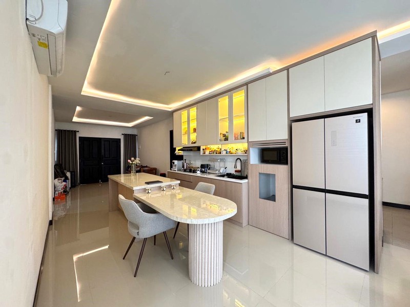 Rumah 1 Lantai Full Furnished dengan Halaman Luas di Cinere