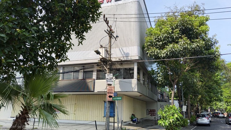 SEWA GEDUNG 4 LANTAI DI SURABAYA PUSAT JL GENTENG KALI