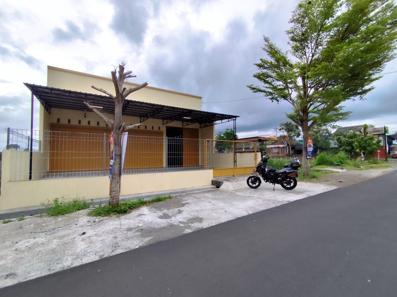 Disewakan Toko & Gudang Luas Area Strategis Dekat Jl. Kadisoka, di Purwomartani, Kalasan, Sleman