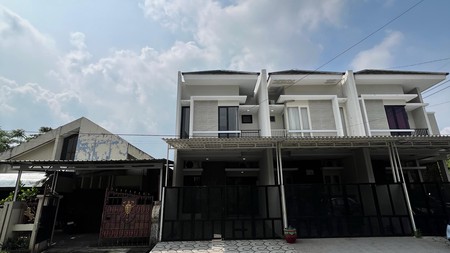 RUMAH KUTISARI INDAH TIMUR 2 LANTAI