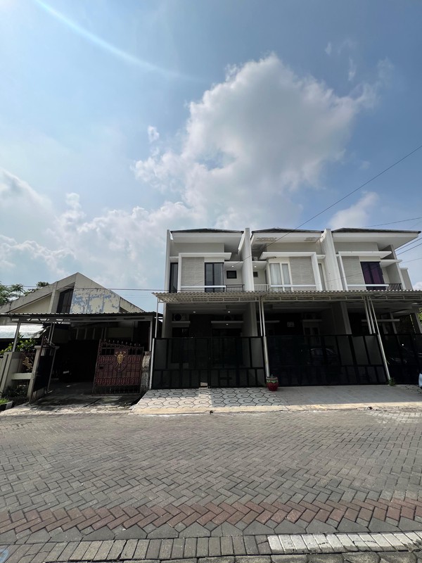 RUMAH KUTISARI INDAH TIMUR 2 LANTAI