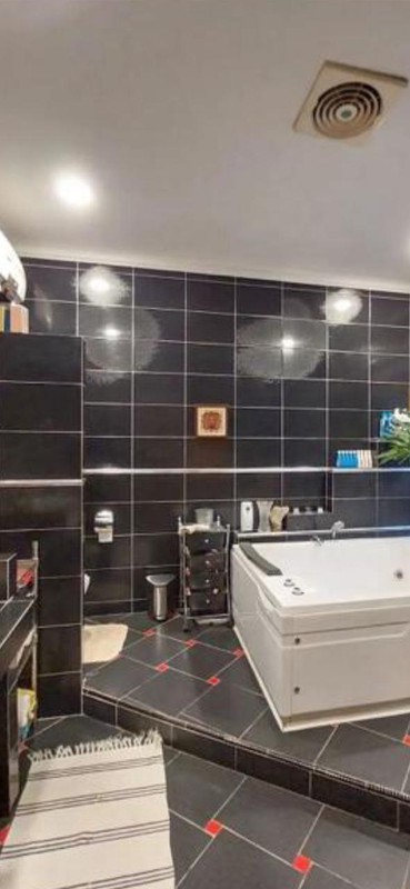  DIJUAL RUMAH MEWAH, TANAH NGANTONG,  DESIGN ETNIK 2LT DI JAGAKARSA