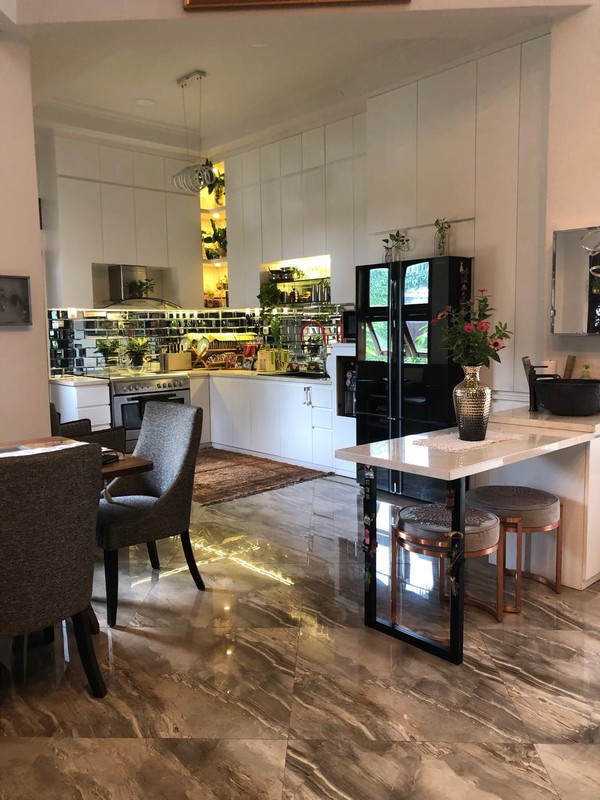  DIJUAL RUMAH MEWAH, TANAH NGANTONG,  DESIGN ETNIK 2LT DI JAGAKARSA