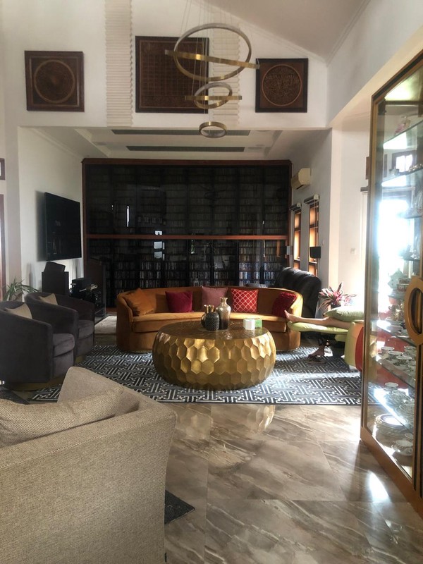  DIJUAL RUMAH MEWAH, TANAH NGANTONG,  DESIGN ETNIK 2LT DI JAGAKARSA