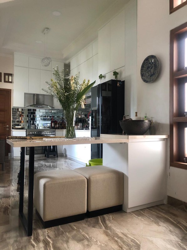  DIJUAL RUMAH MEWAH, TANAH NGANTONG,  DESIGN ETNIK 2LT DI JAGAKARSA