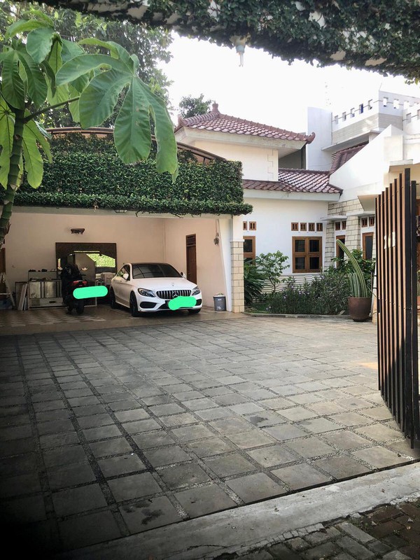  DIJUAL RUMAH MEWAH, TANAH NGANTONG,  DESIGN ETNIK 2LT DI JAGAKARSA