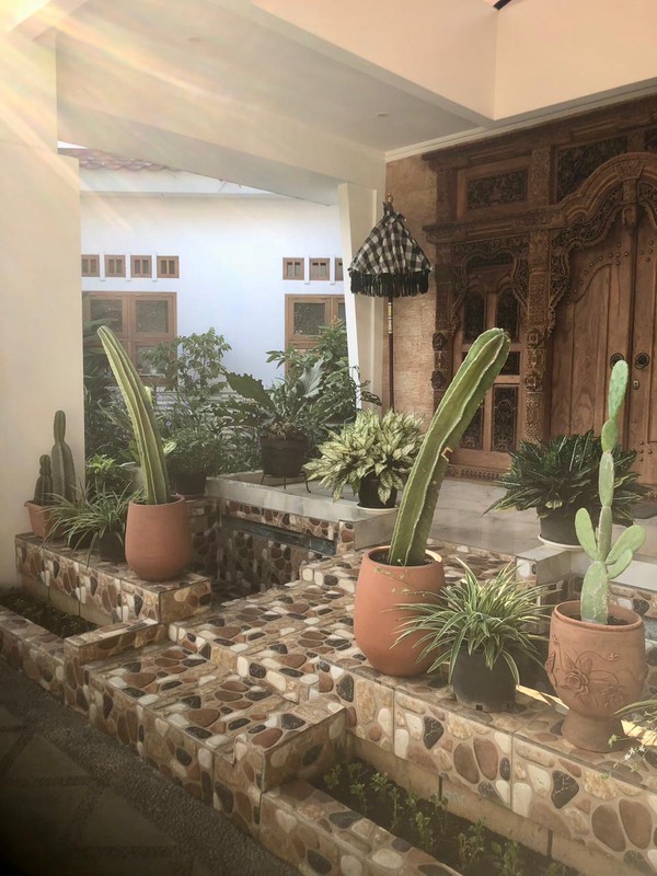  DIJUAL RUMAH MEWAH, TANAH NGANTONG,  DESIGN ETNIK 2LT DI JAGAKARSA