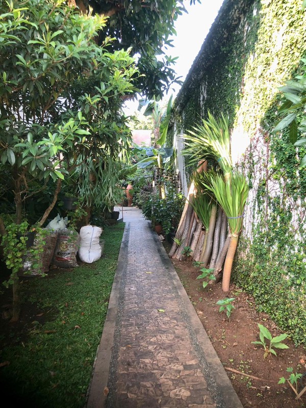  DIJUAL RUMAH MEWAH, TANAH NGANTONG,  DESIGN ETNIK 2LT DI JAGAKARSA