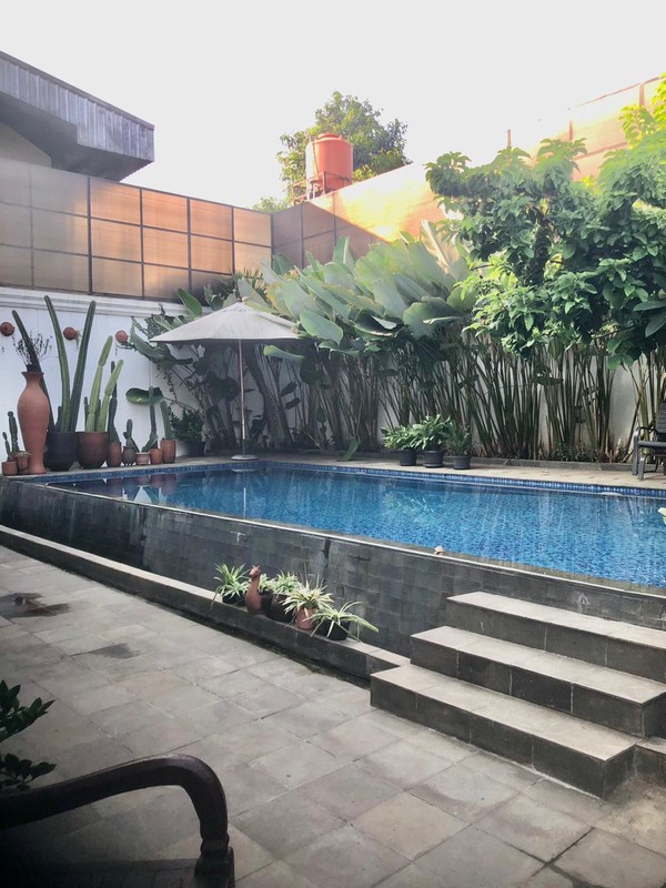  DIJUAL RUMAH MEWAH, TANAH NGANTONG,  DESIGN ETNIK 2LT DI JAGAKARSA