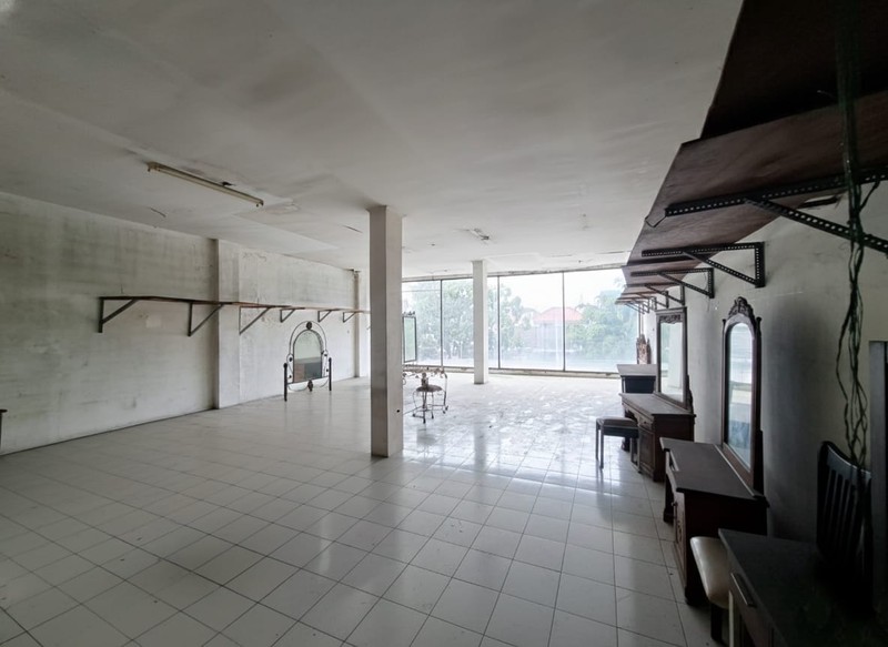 Disewakan Ruko 3 Lantai Cocok Untuk F&B atau Retail Lokasi Strategis Margasatwa Raya, Pondok Labu