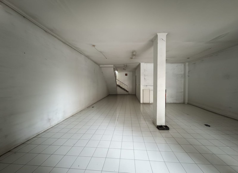 Disewakan Ruko 3 Lantai Cocok Untuk F&B atau Retail Lokasi Strategis Margasatwa Raya, Pondok Labu