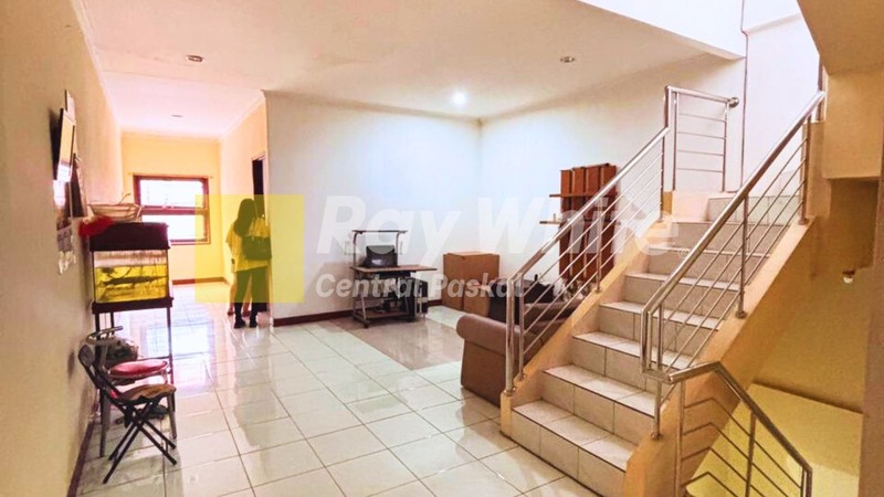 Ruko atau Ruang Usaha 2,5 Lantai Lokasi Strategis dan Ramai di Mainroad Kelenteng Bandung