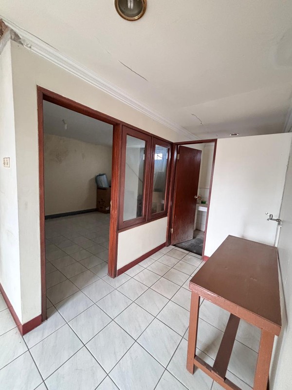 Ruko atau Ruang Usaha 2,5 Lantai Lokasi Strategis dan Ramai di Mainroad Kelenteng Bandung