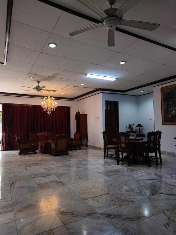 DIJUAL RUMAH JALAN H. JIAN KEBAYORAN BARU JAKARTA SELATAN