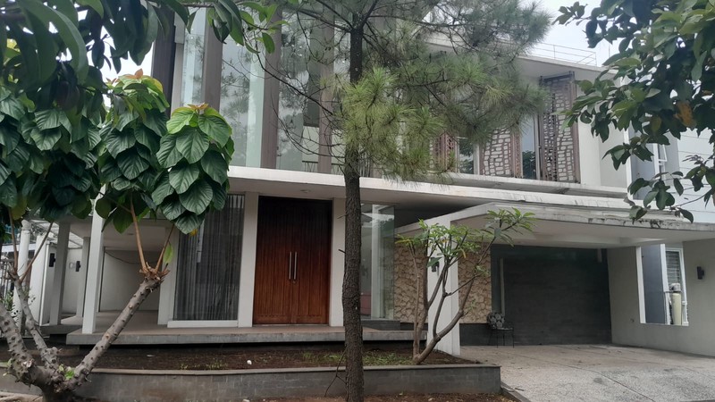 Rumah Furnished di Istana Regency Sudirman Bandung