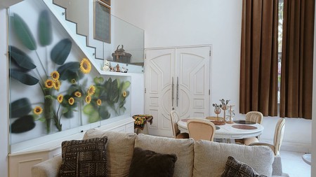 Rumah Mewah 2 Lantai Siap Huni dengan Hunian Asri @Bintaro Sektor 8