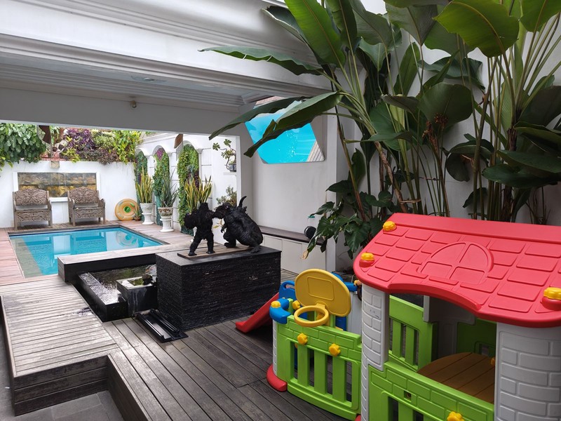 Rumah Mewah 2 Lantai Siap Huni dengan Hunian Asri @Bintaro Sektor 8