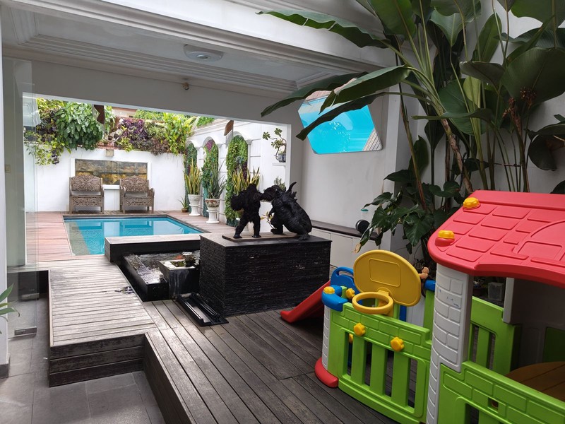 Rumah Mewah 2 Lantai Siap Huni dengan Hunian Asri @Bintaro Sektor 8