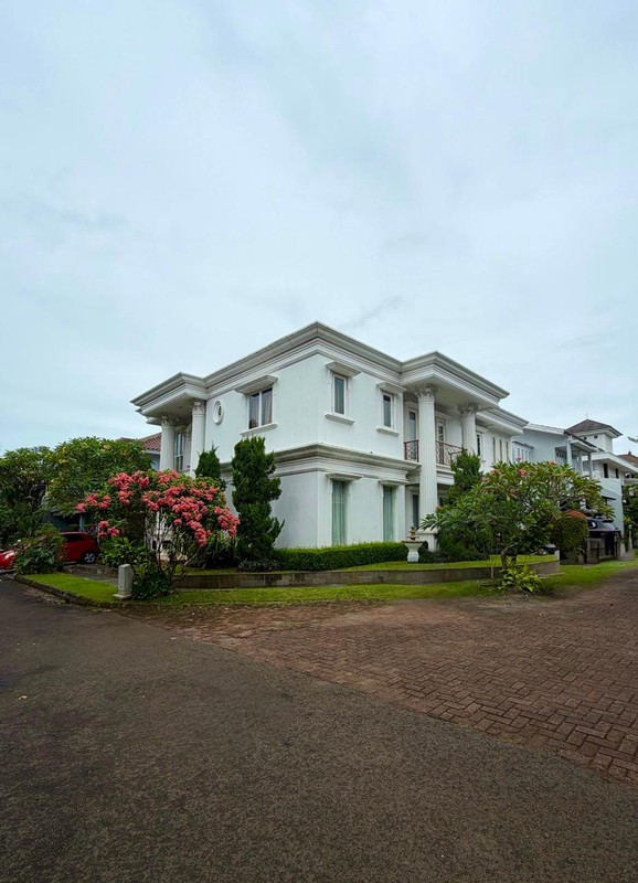 Rumah Mewah 2 Lantai Siap Huni dengan Hunian Asri @Bintaro Sektor 8