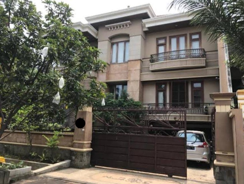 Dijual Rumah Mewah Classic Elegant - Taman Hunian Satelit 