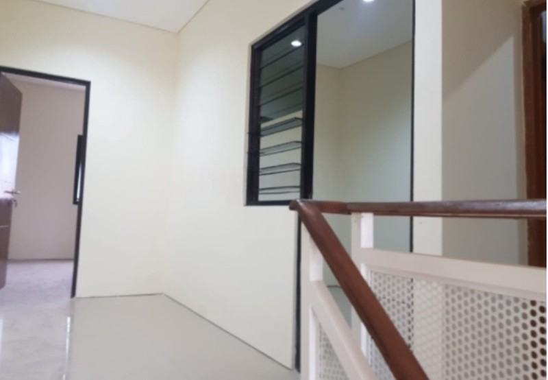Dijual rumah baru modern 2 lantai minimalis medokan sawah