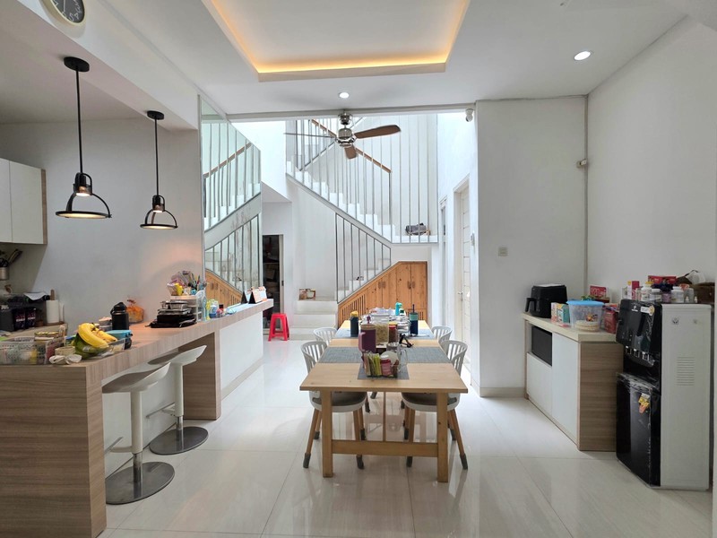 Rumah Bagus Di Emerald Residence Bintaro Jaya Sektor 9