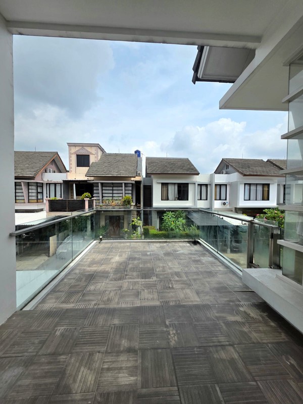 Rumah Bagus Di Emerald Residence Bintaro Jaya Sektor 9
