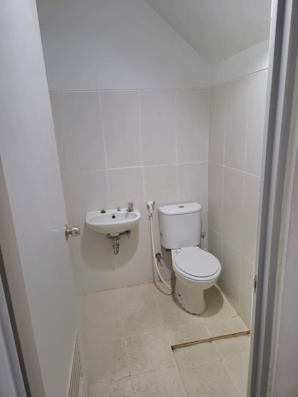 Rumah Keluarga Modern 2 Lantai di Boston Village Gading Serpong