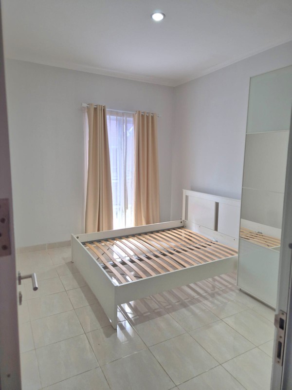 Rumah Keluarga Modern 2 Lantai di Boston Village Gading Serpong